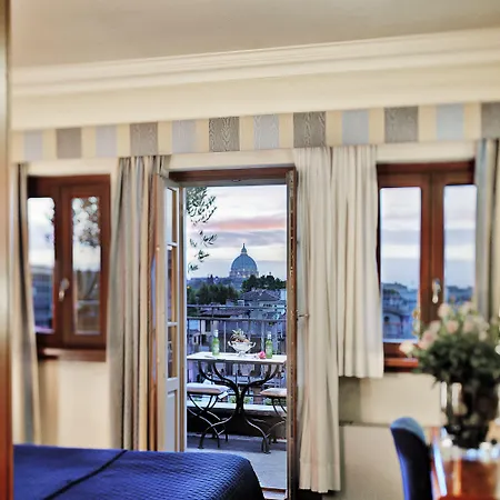 Ponte Sisto فندق 4*