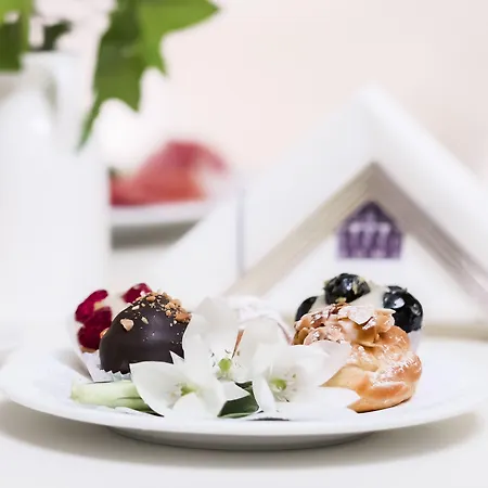 Ponte Sisto 4* روما